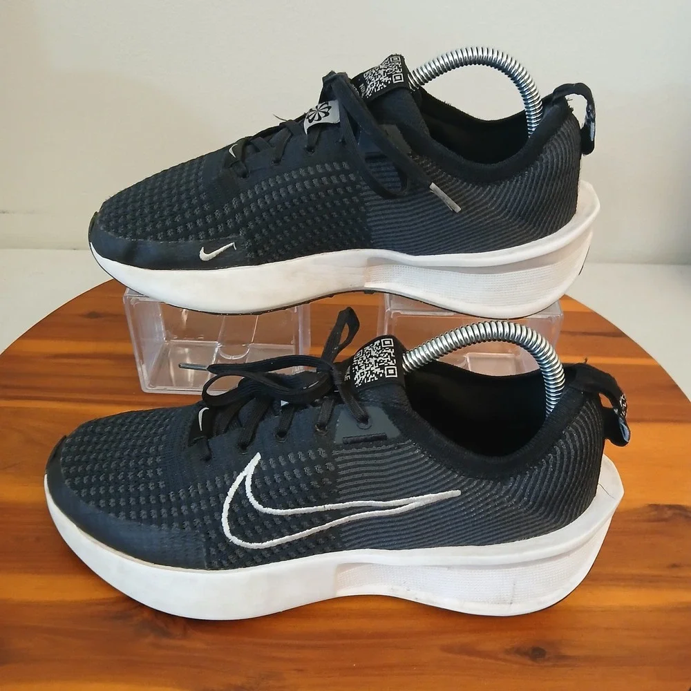 Nike Interact Run Men 7.5 Black Road Running Shoes Sneakers FD2291-001